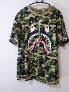 A BATHING APE　カモ　tシャツ　グリーン　シャークのサムネイル