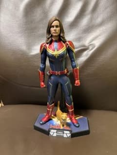 ホットトイズ キャプテン・マーベル 1/6 フィギュアのサムネイル