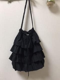 yuki様専用　キャセリーニ　フリル　トートバッグのサムネイル