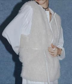 【美品】MIESROHEサステナコクーンファーベスト MIESROHE - サステナコクーンファーベスト(グレー)ポリエステル