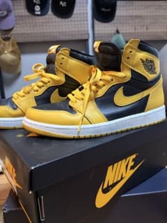 NIKE AIR JORDAN 1 ハイカット スニーカー イエローのサムネイル