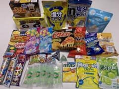 最終値下げ！お菓子詰め合わせ　まとめ売り　大量のサムネイル