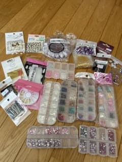 Nail art stones and parts set