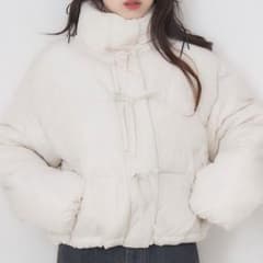 エムズエキサイト フロントリボン中綿BZ ホワイトダウン ブルゾン