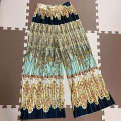 H&M プリーツ　ズボンのサムネイル