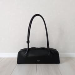 ALAiA バッグ LE TECKEL シャイニーゴートスキン　ミディアム
