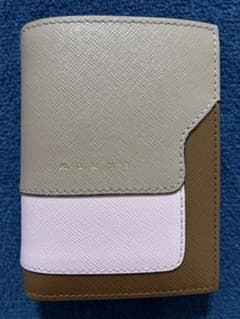 MARNI二つ折り財布 ピンク/ブラウン かわいい　希少色！！ひと月のみの使用！ MARNI二つ折り財布 ピンク/ブラウン かわいい 希少色！！ひと月のみの