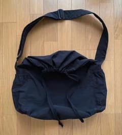 ドローストリングショルダーバッグ　UNIQLOのサムネイル