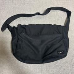 NIKE ショルダーバッグ ブラックのサムネイル