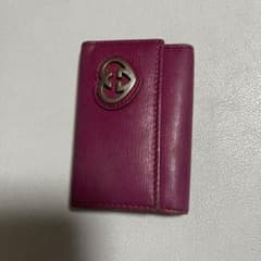GUCCI 希少6連ピンクキーケース　ハートビートプリントレザーのサムネイル