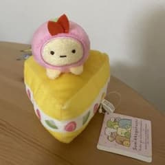 すみっコぐらし ケーキのいちごになりきりぬいぐるみ えびふらいのしっぽのサムネイル