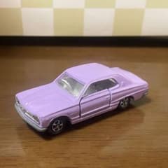 トミカ　日産　スカイライン　2000GT 紫　レプリカ　1Aホイール風 トミカ 日産 スカイライン 2000GT 紫 レプリカ 1Aホイール風 - メルカリ