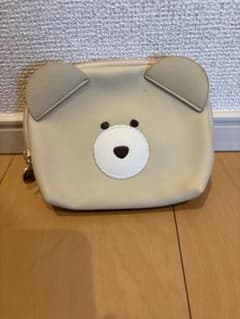 【限定値下げ】くまモチーフ ポーチ ベージュのサムネイル