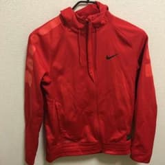 ☆限定品☆NIKEパーカーのサムネイル
