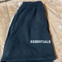 essentials ハーフパンツ  mサイズのサムネイル