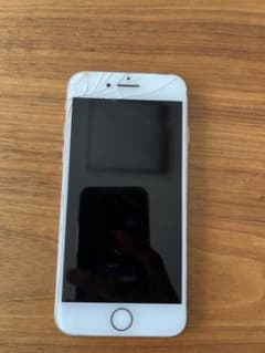 iPhone8 中古品のサムネイル