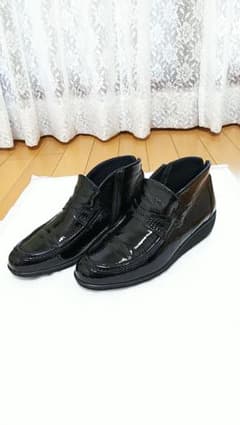 美品 GINZA yoshinoya  晴雨兼用 ブーティー  22cm 黒のサムネイル