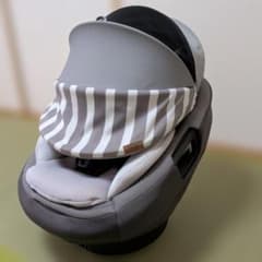 combi the s チャイルドシートisofix　ストライプグレー　本体のみ