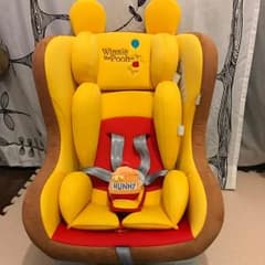 (美品)プーさん  チャイルドシートのサムネイル