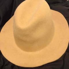つば広ハットのサムネイル
