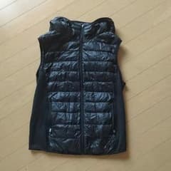 UNIQLO★異素材ブラックダウンベストのサムネイル