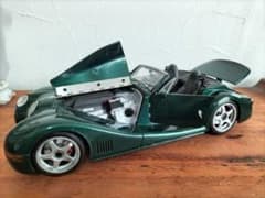スポーツカーモーガン・エアロ8 Morgan Aero 8 スケール: 1/18 - メルカリ