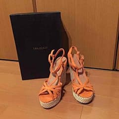 THE FIRST★ザ ファースト 新品未使用 サンダルのサムネイル