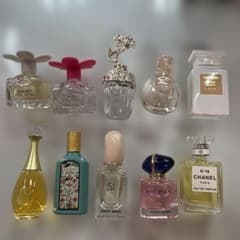 ま*い様 ブランド　香水 ミニボトル まとめ売り 12本セット ブランド香水 ミニボトル 10点セット - メルカリ