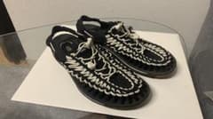 KEEN UNEEK サンダルのサムネイル