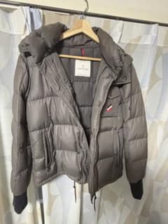 中古王様専用　MONCLER フード付きグレー ダウンジャケットのサムネイル