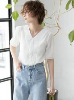 最終値下げ♡未使用♡Vネックサマーブラウス　fifth フィフスのサムネイル