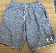 UNDER ARMOUR ハーフパンツ グレーMサイズのサムネイル