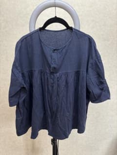 栗原はるみ ネイビー ボタン付き 半袖Tシャツ Fサイズのサムネイル