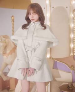 ミシェルマカロン ファー付きケープフレアコート - メルカリ