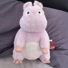Boh the mouse from Spirited Away (Studio Ghibli), sitting down.