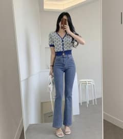 ソニョナラ　ブーツカットデニムパンツのサムネイル
