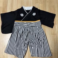 袴風ロンパース 70サイズ　黒×ストライプ（グレー）のサムネイル