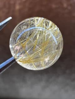 極上透明度 10.7mm ゴールドルチルクォーツ 美針交差 タイチン 粒売り