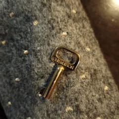 【 LOUIS VUITTON の 鍵 】モンソー28 M51185キーのサムネイル