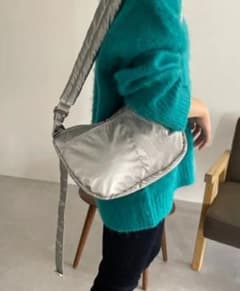 ローリーズファーム ハーフムーンショルダーBAGのサムネイル