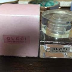 gucci 香水のサムネイル