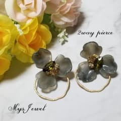 大ぶり*2way flower…grayのサムネイル
