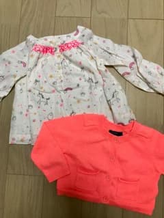 値下げ☆2枚セットbaby GAP70サイズ トップス カーディガンのサムネイル
