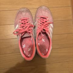 adidas ピンクスニーカーのサムネイル