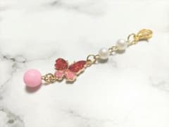 No.124　蝶モチーフと天然石の携帯ストラップ