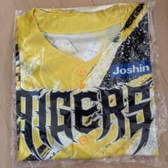 阪神タイガース ユニフォーム Joshinロゴ入り - メルカリ