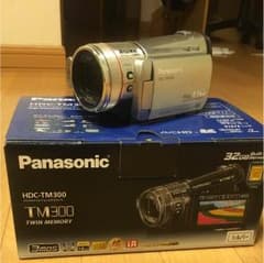 ビデオカメラ panasonic HDC- TM300  予備バッテリー付き。のサムネイル