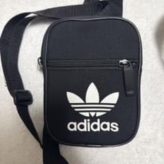 adidas アディダス ショルダーバッグ ブラックのサムネイル
