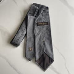LOUIS VUITTON グレー ネクタイのサムネイル