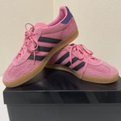 ［最終値下げ］adidas gazelle ピンク　スニーカー　25cmのサムネイル